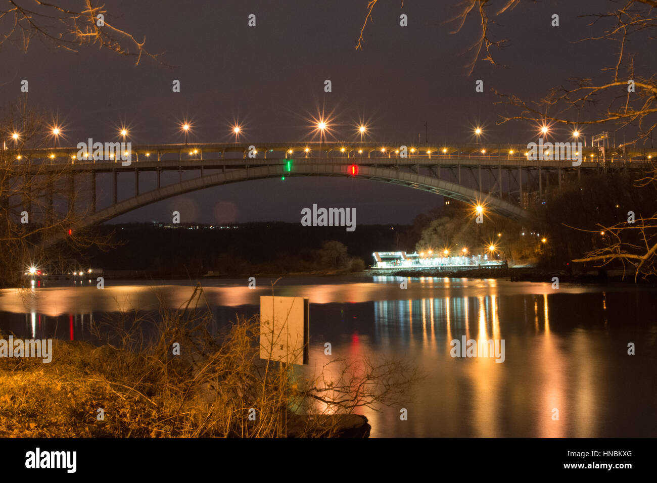 Henry Hudson bridge pris de inwood hill park Banque D'Images