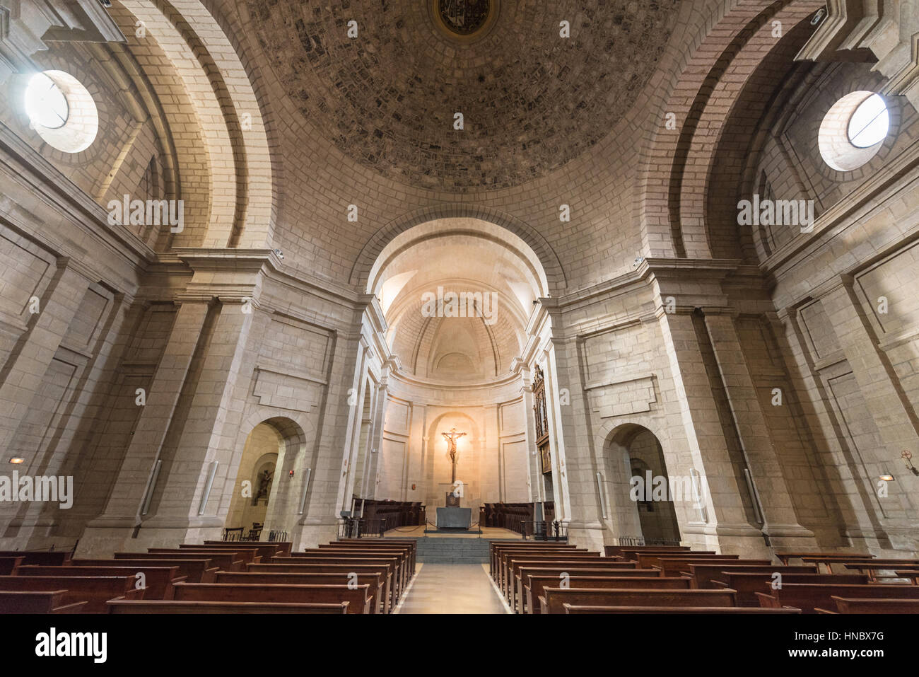 Santo Domingo de Silos, Espagne - 11 octobre 2016 : Intérieur de l'église dans l'ancien monastère de Santo Domingo de Silos, Burgos, Espagne. Banque D'Images