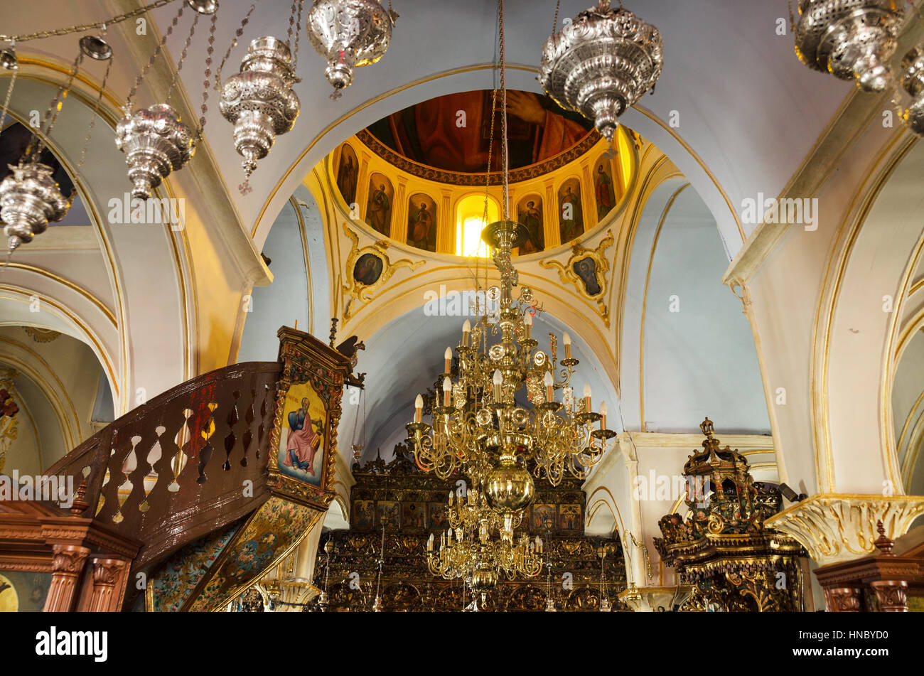 La Grèce, Mikonos - Août 21, 2013 : l'intérieur de l'église orthodoxe le 21 août 2013 en Grèce, de Mikonos. Banque D'Images