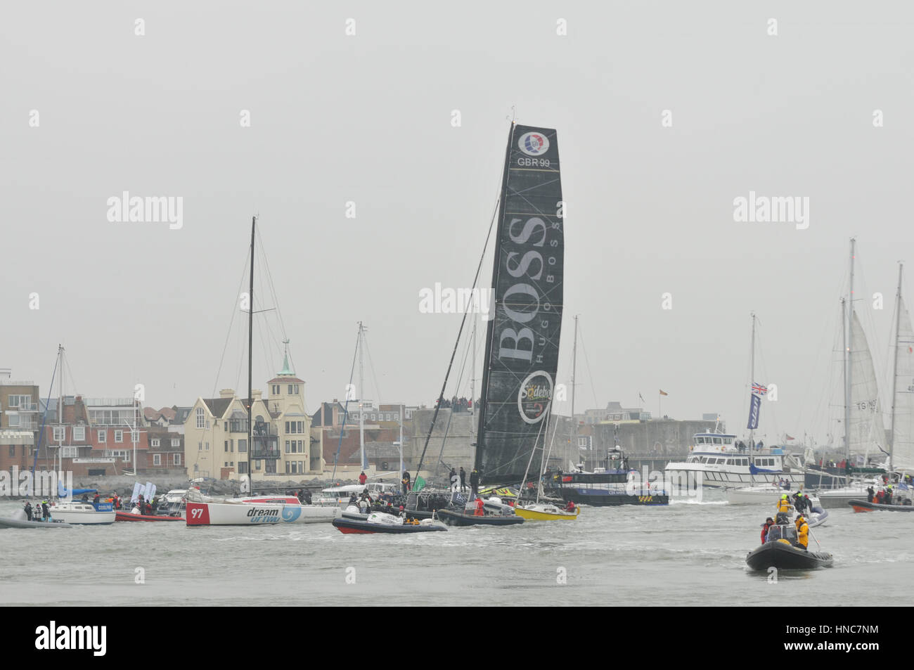 Alex Thompson Yacht à retourner à Gosport Vendee Globe Yacht Race Banque D'Images