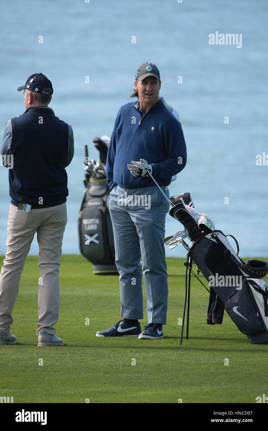 Pebble Beach, Californie, USA Payton Manning à la compétition de plage de galets liens au cours de la troisième série de la célèbre Pro-Am, AT&T, 2017 Banque D'Images