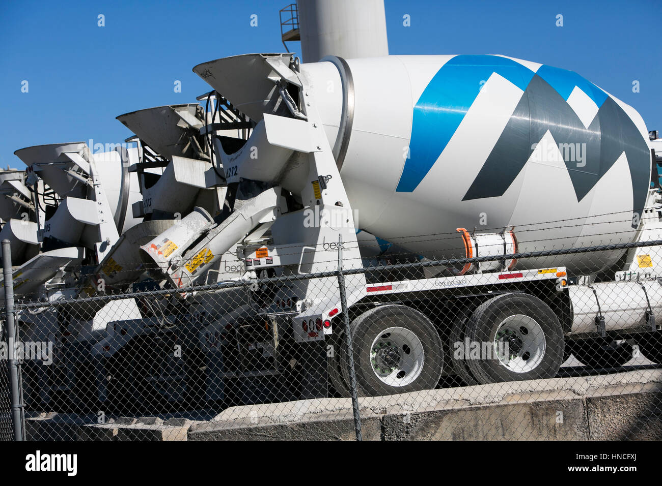 Martin Marietta un logo sur les camions de ciment à San Antonio, Texas, le 29 janvier 2017. Banque D'Images