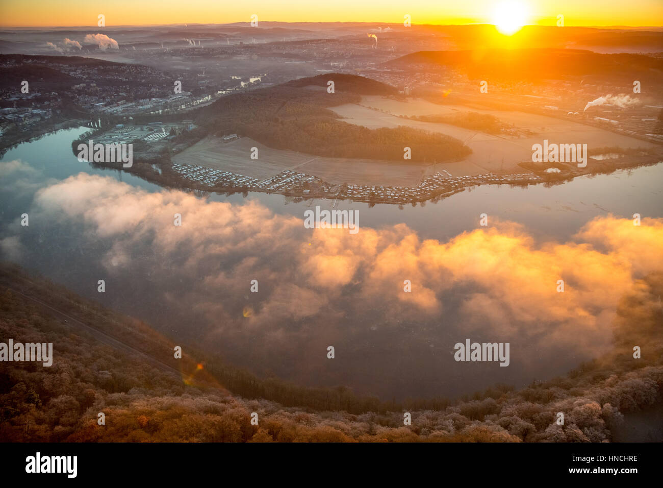 Lever du soleil sur le lac Harkort, Ruhr, Rhénanie du Nord-Westphalie, Allemagne Banque D'Images