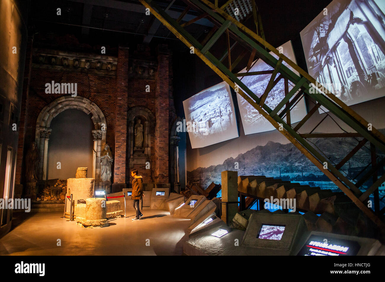 Exposition, intérieur, intérieur, Musée de la bombe atomique, zone hypocentrale après bombardement atomique, Nagasaki, Japon. Banque D'Images