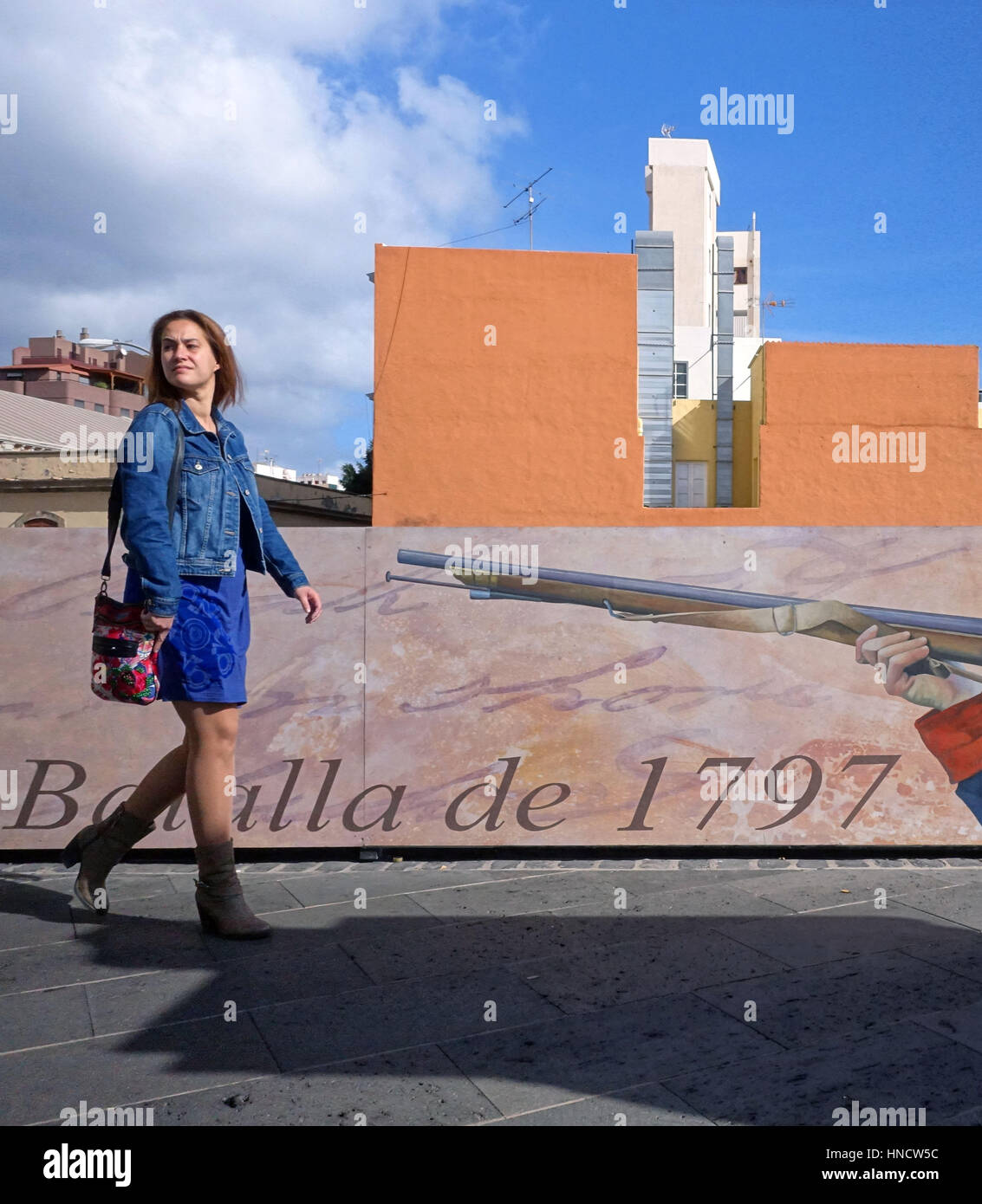 Fresque à Santa Cruz de Tenerife, Canaries, Espagne commémorant la bataille en 1797 lorsque l'Amiral Lord Nelson de l'Angleterre a été défait Banque D'Images Fresque à Santa Cruz de Tenerife, Canaries, Espagne commémorant la bataille en 1797 lorsque l'Amiral Lord Nelson de l'Angleterre a été défait Banque D'Images