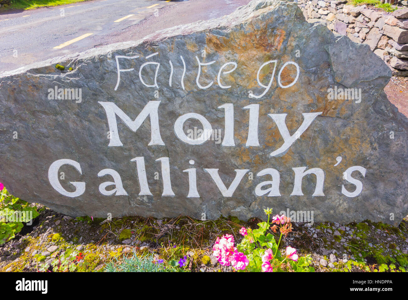 Grand rocher avec le nom de l'extérieur d'une Molly Gallivan attraction touristique avec le même nom Banque D'Images