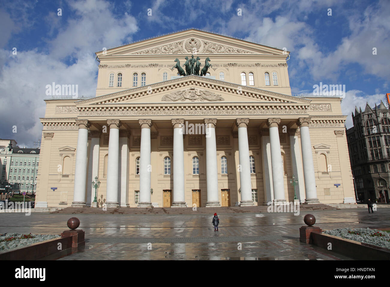 La Russie. Moscou. Voir au théâtre du Bolchoï au cours de journée ensoleillée Banque D'Images