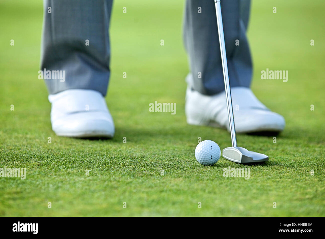 Personne à jouer au golf, low section Banque D'Images