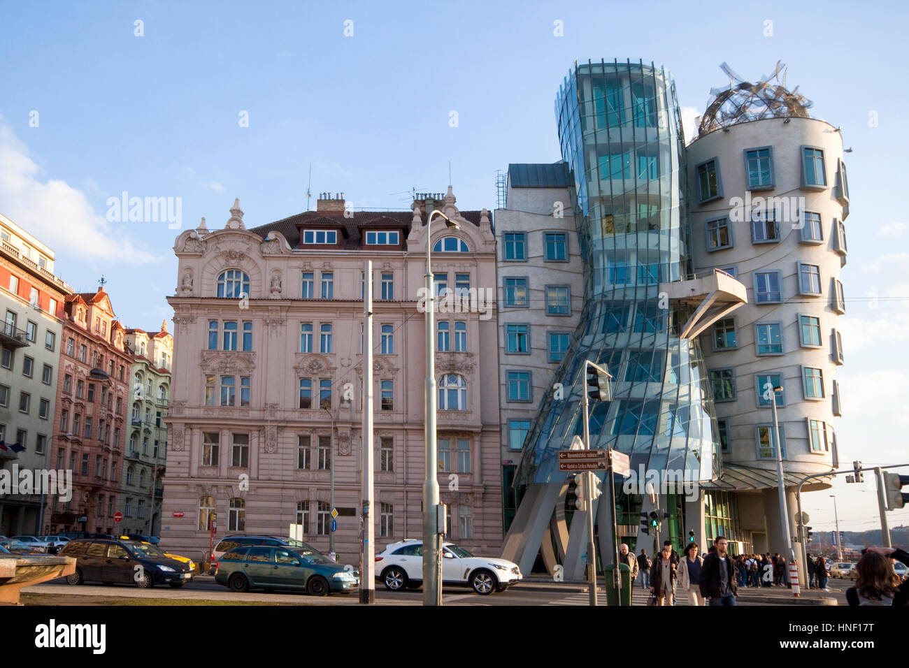 République tchèque, Prague Le Rasin AKA Bâtiment bâtiment Ginger et Fred, l'architecte Frank Gehry Banque D'Images