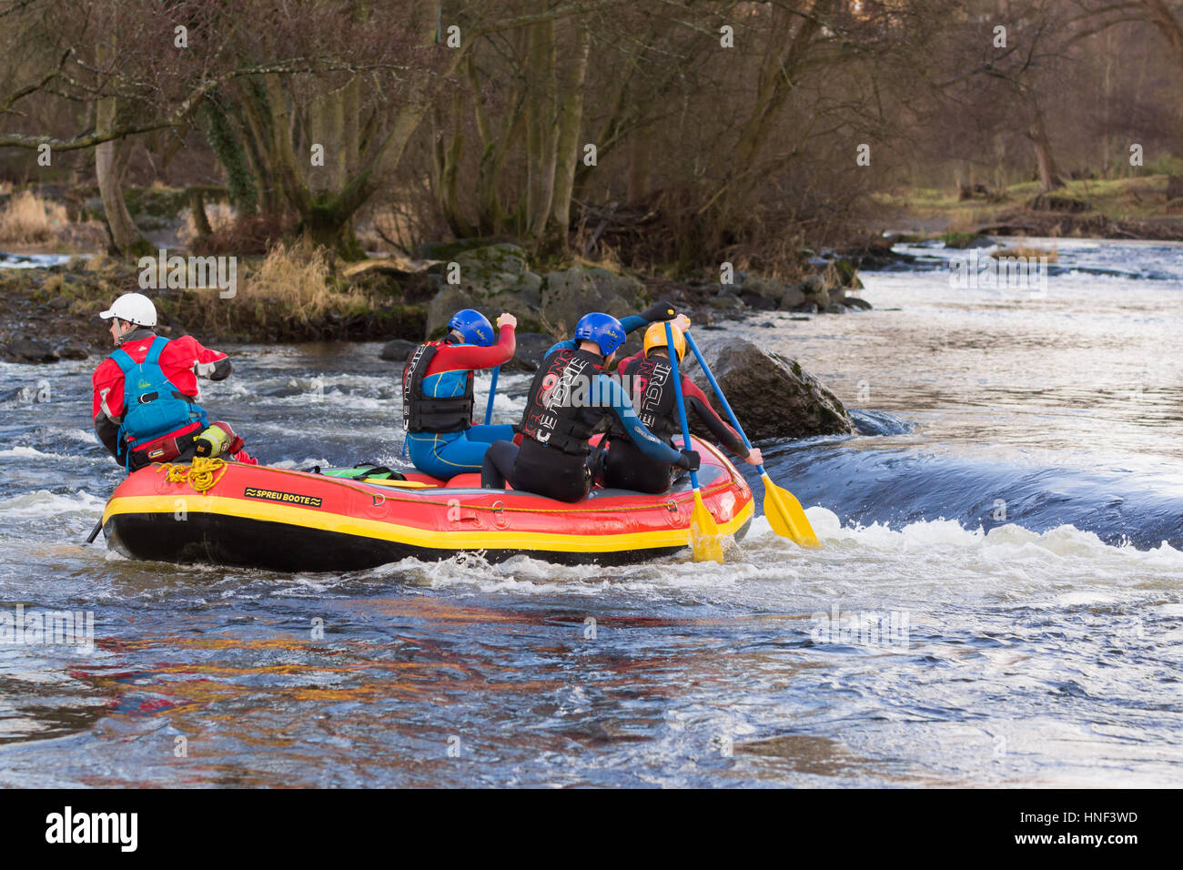 Le rafting sur la rivière Dee ou d'Afon Dyfrdwy dans le Nord du Pays de Galles Banque D'Images