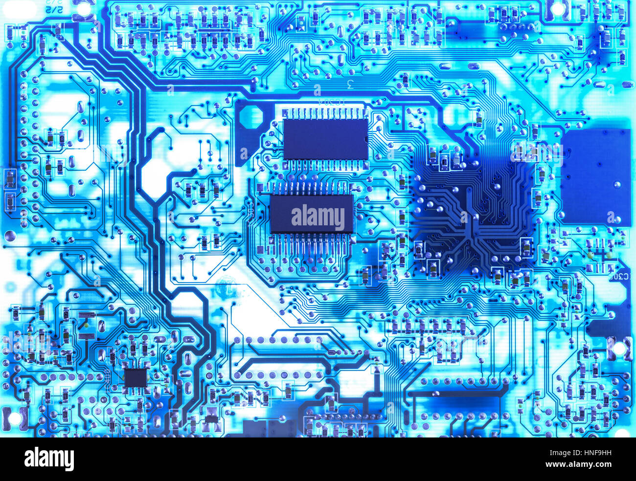 Gros plan d'une carte de circuits imprimés d'ordinateur bleu Banque D'Images