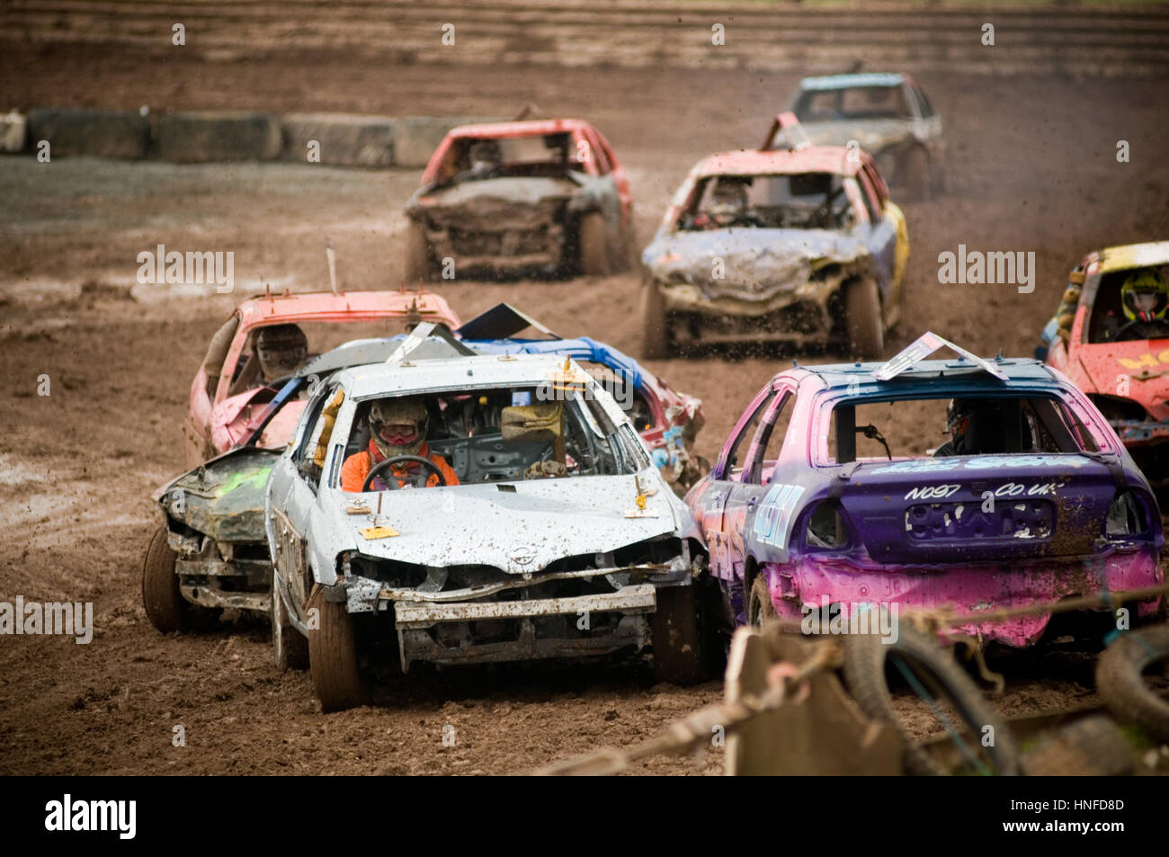 Banger racing course courses destruction derbys Derby de démolition ancienne assurance accidents de voitures crash plantage dent amochée smashed up smashing crashed Banque D'Images