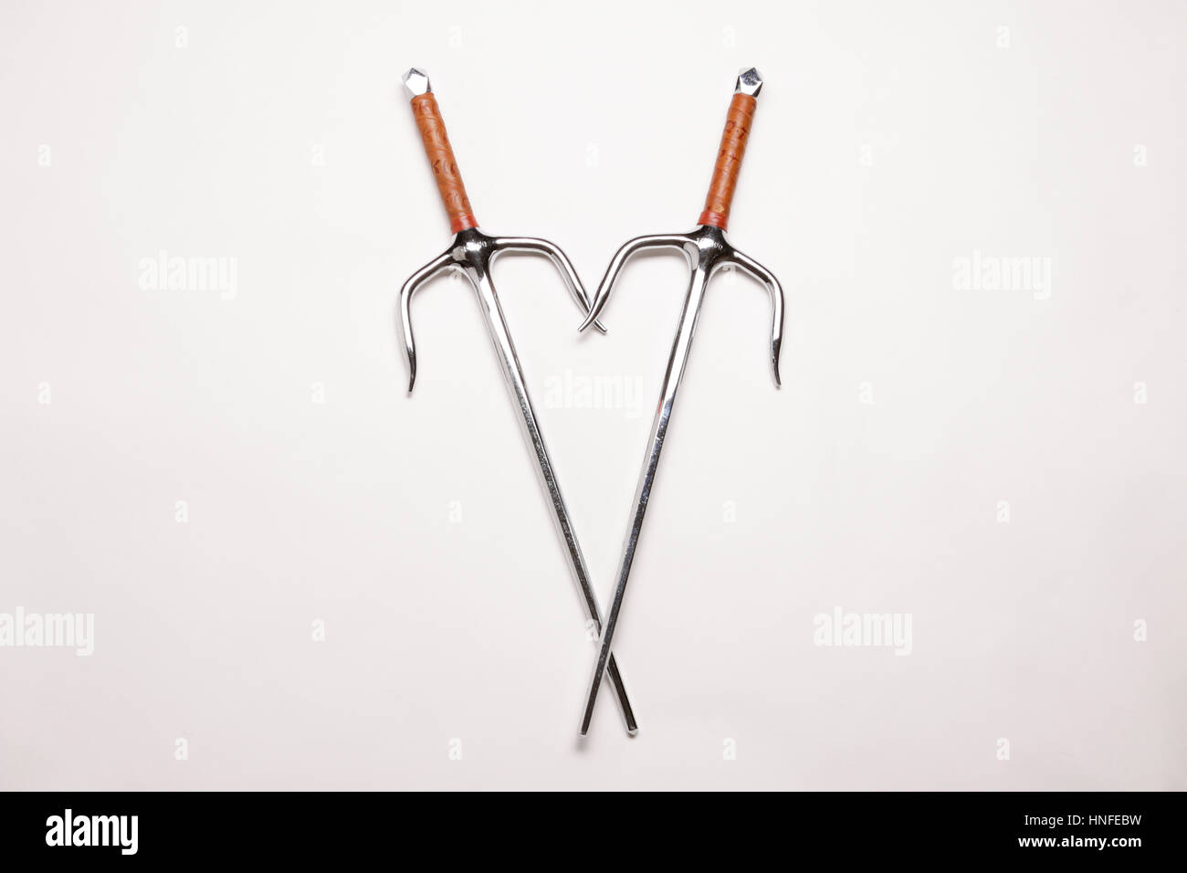 Paire de Saï, arme traditionnelle japonaise des ninjas, comme