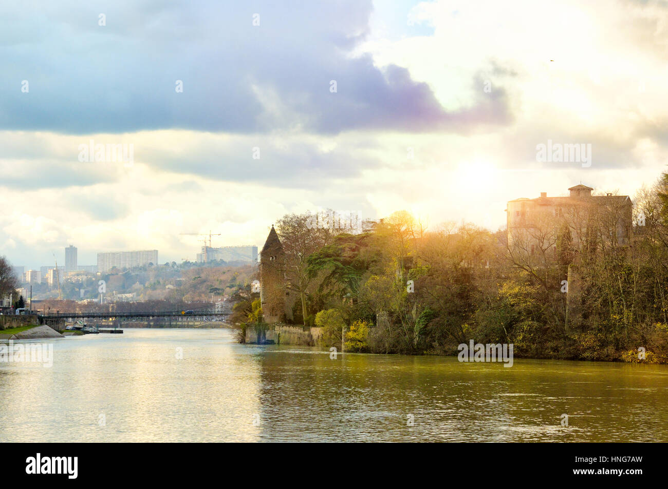 Saône et en hiver l'Île Barbe à Lyon France. Composition horizontale Banque D'Images