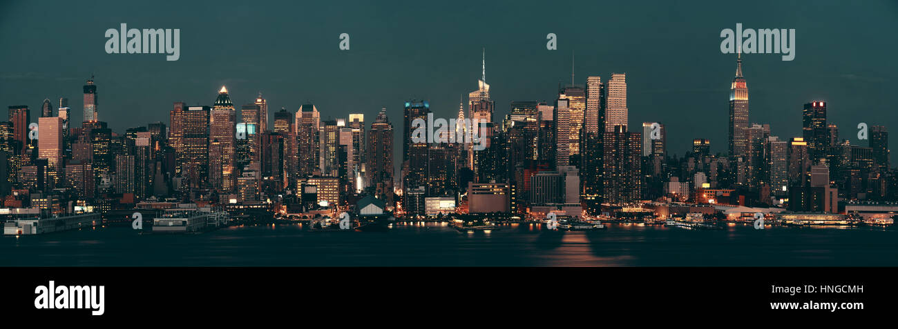 Manhattan skyline at Dusk panorama sur la Rivière Hudson Banque D'Images