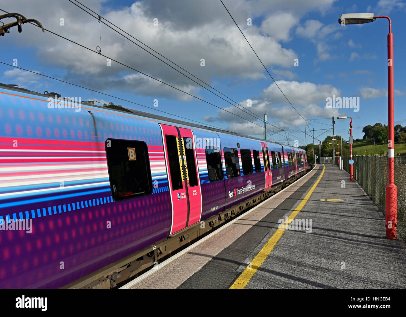 British Rail Class 350/4 Desiro Transpennine Express multiples électrique unité à Oxenholme, Cumbria, Angleterre, Royaume-Uni, Europe. Banque D'Images