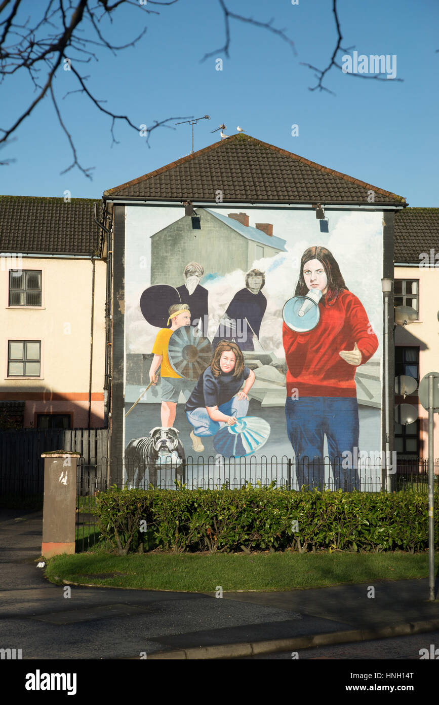 Murale révisée de Bernadette Devlin, Bogside, Derry, Irlande du Nord Banque D'Images