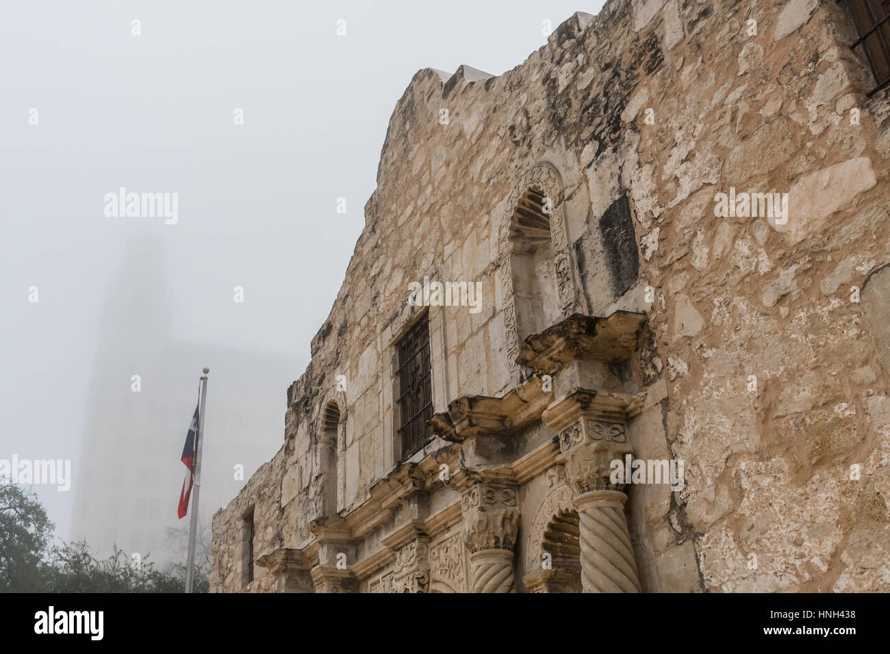 De près de l'Alamo dans le brouillard du matin Banque D'Images