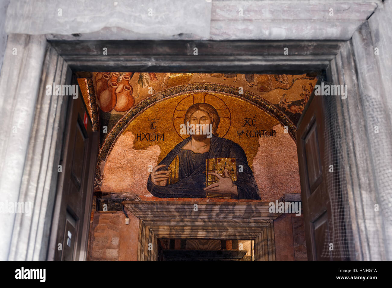 ISTANBUL, TURQUIE - le 23 décembre 2015 : Christian mosaïque byzantine à l'entrée de l'église de Chora à Istanbul Banque D'Images