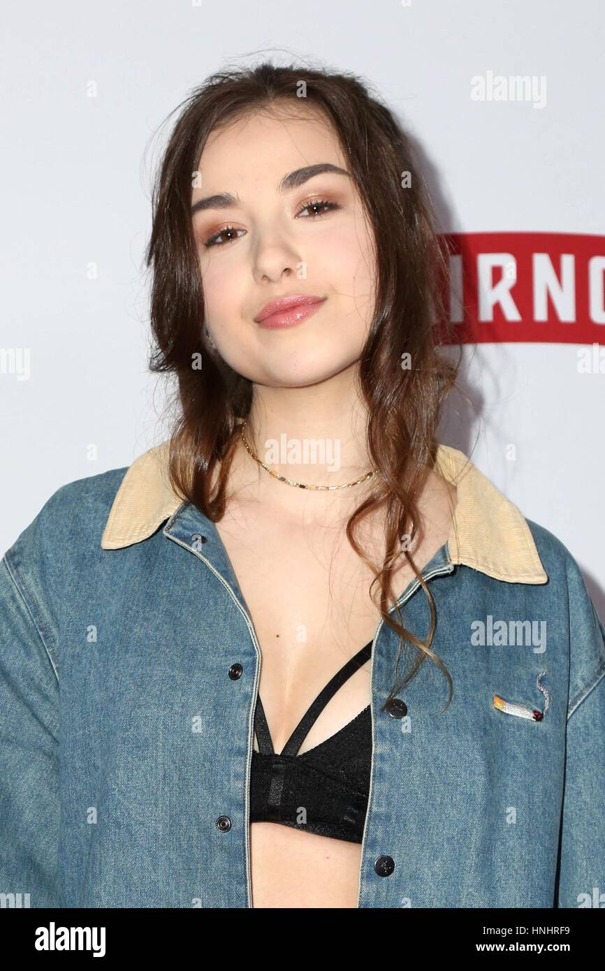 Los Angeles, CA, USA. Feb 11, 2017. Ezi aux arrivées de courbe primaire 11e GRAMMY pré-parti, le London hotel à West Hollywood, Los Angeles, CA 11 février 2017. Credit : Priscilla Grant/Everett Collection/Alamy Live News Banque D'Images