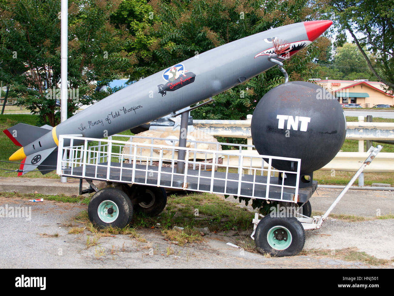 Harry’s Grill & Piggy’s Ice à Hendersonville, en Caroline du Nord, est un restaurant original en bord de route rempli de signes vintage, de statues et de charme américain nostalgique. Banque D'Images