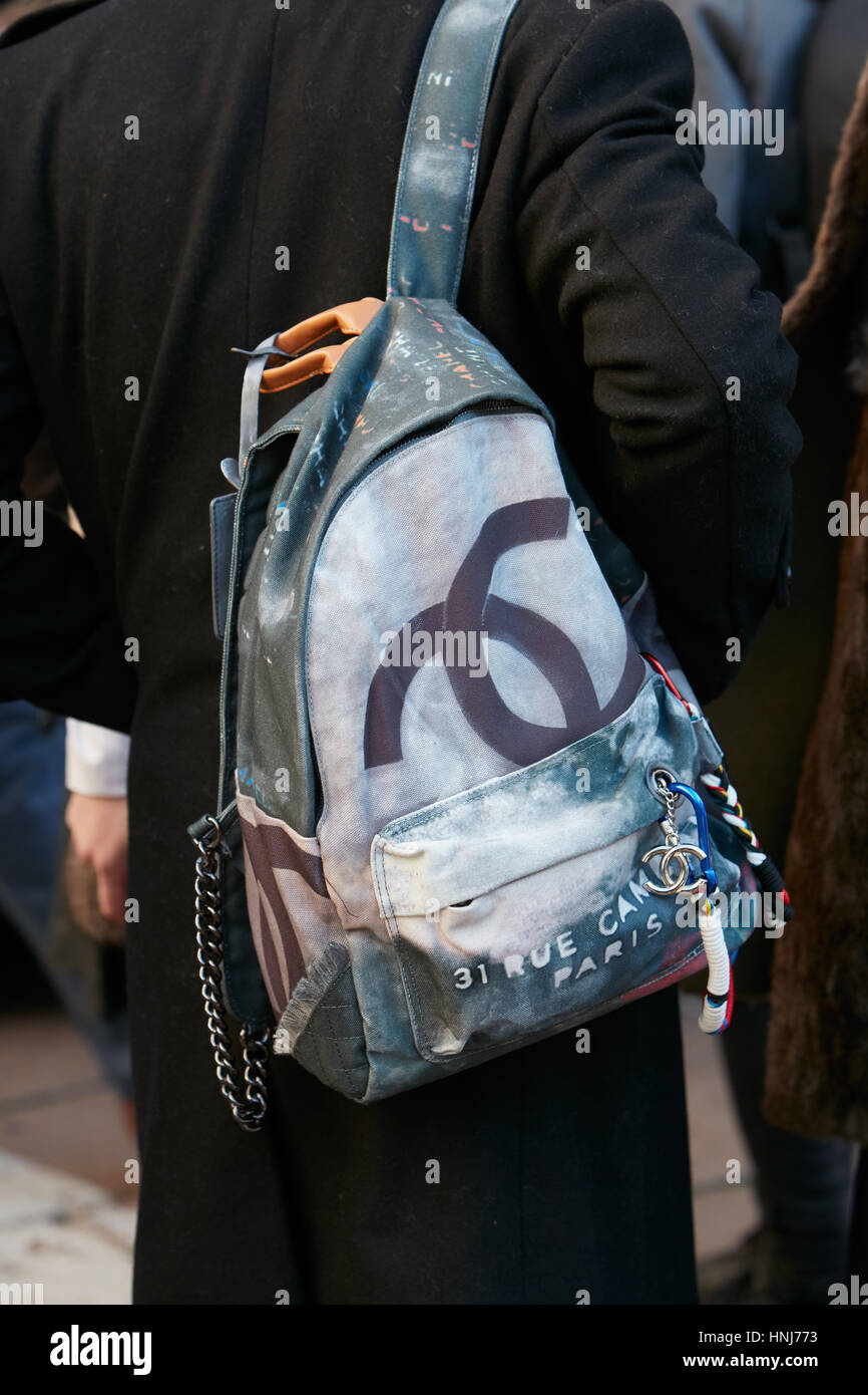 Sac à dos chanel Banque de photographies et d'images à haute résolution -  Alamy