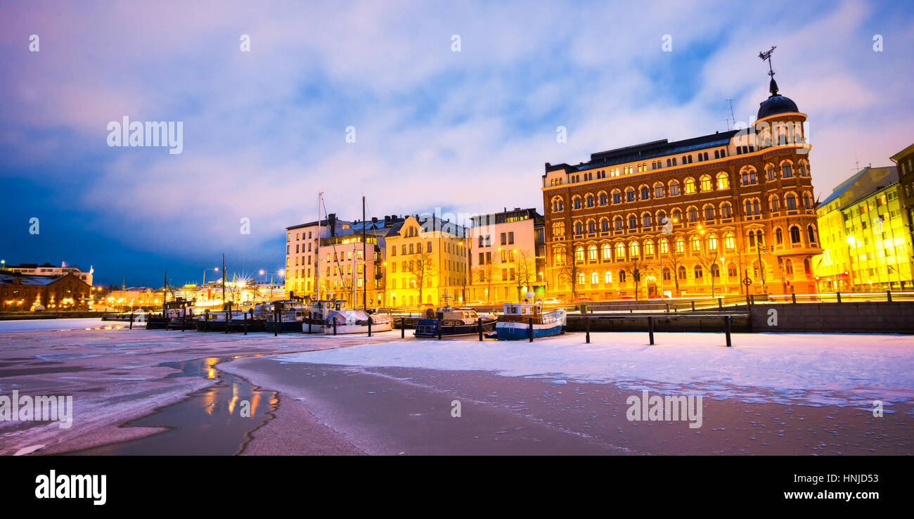 Vue d'hiver pittoresque Vieux Port dans le quartier de Katajanokka, à Helsinki, Finlande Banque D'Images