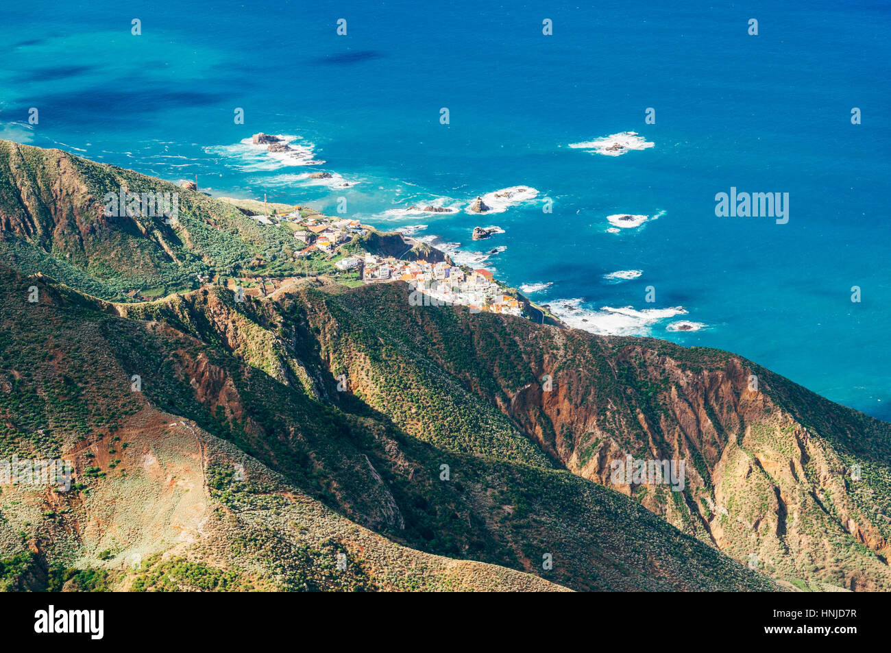 Vue de dessus sur l'almaciga village de montagnes d'Anaga, Tenerife, Espagne Banque D'Images