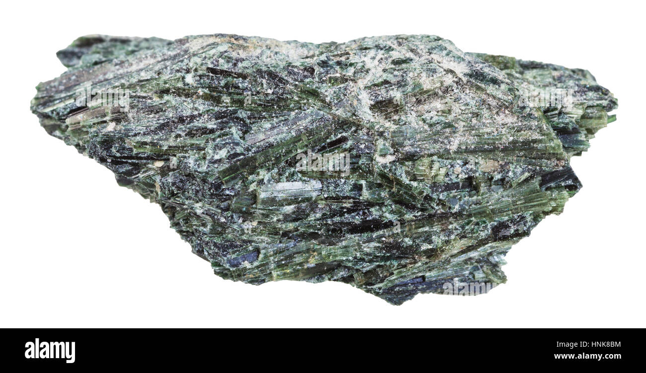 La prise de vue macro de collection géologique - matières minérales Actinolite pierre isolé sur fond blanc Banque D'Images