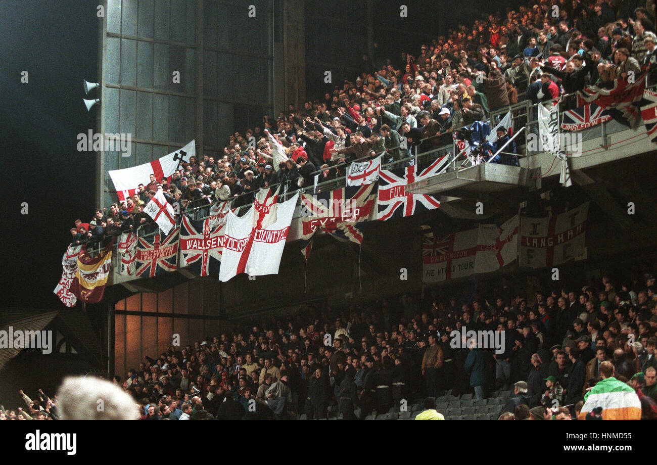 Des fans de l'Angleterre Irlande V ANGLETERRE LANSDOWNE RD 15.2.95 21 Février 1995 Banque D'Images