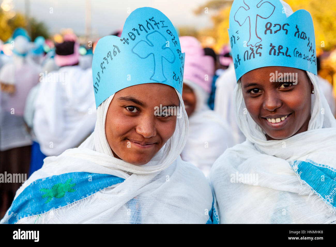 Les jeunes chrétiens éthiopiens prenant part à un défilé de Noël, Arba Minch, Ethiopie Banque D'Images
