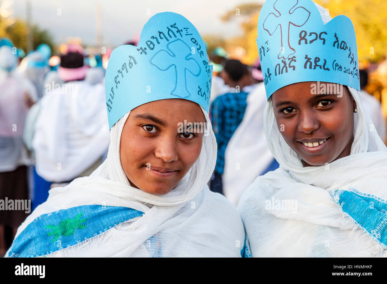 Les jeunes chrétiens éthiopiens prenant part à un défilé de Noël, Arba Minch, Ethiopie Banque D'Images