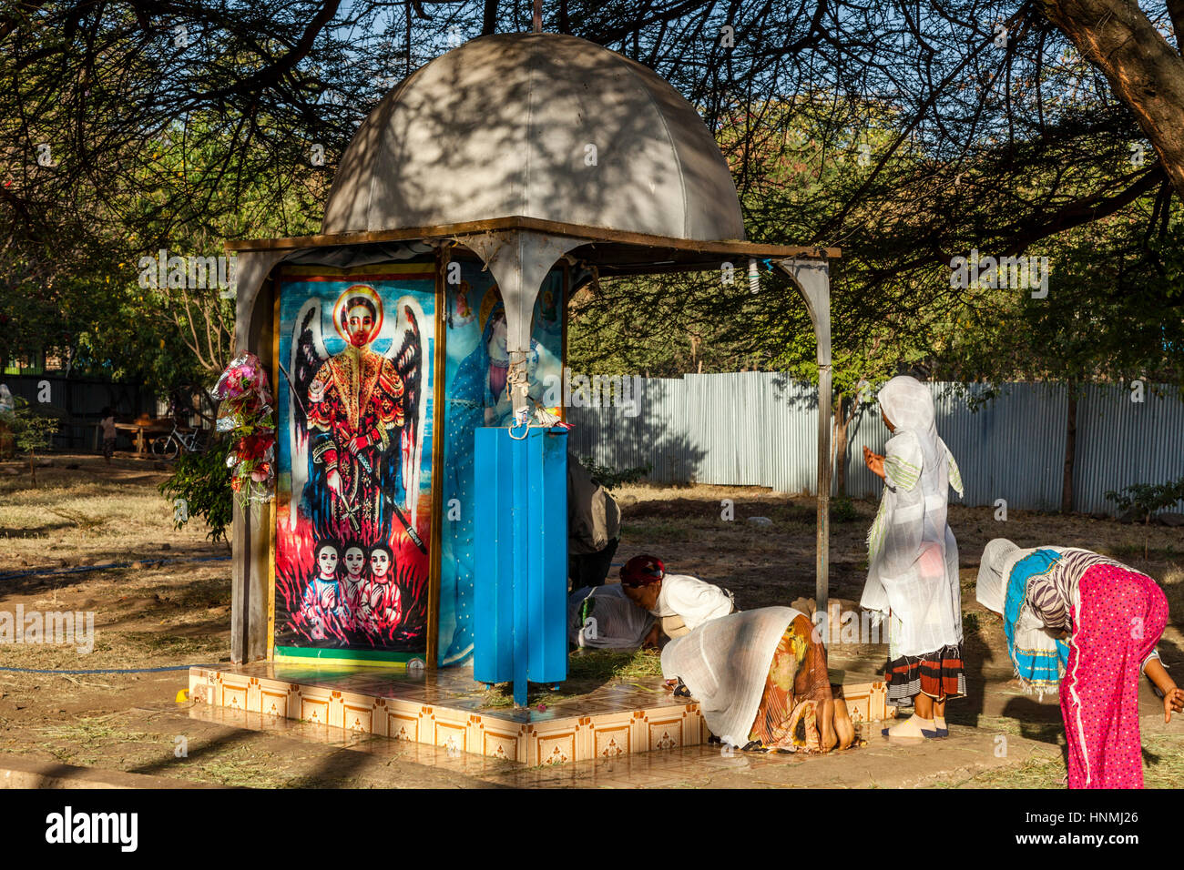 Les chrétiens éthiopiens priaient à Gebriels Église, Arba Minch, Ethiopie Banque D'Images