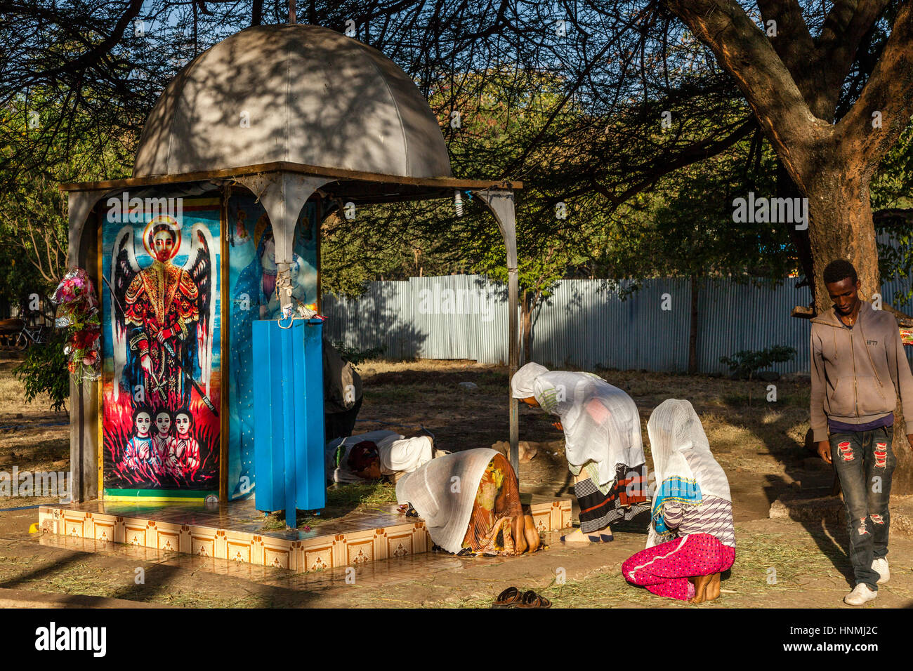 Les chrétiens éthiopiens priaient à Gebriels Église, Arba Minch, Ethiopie Banque D'Images
