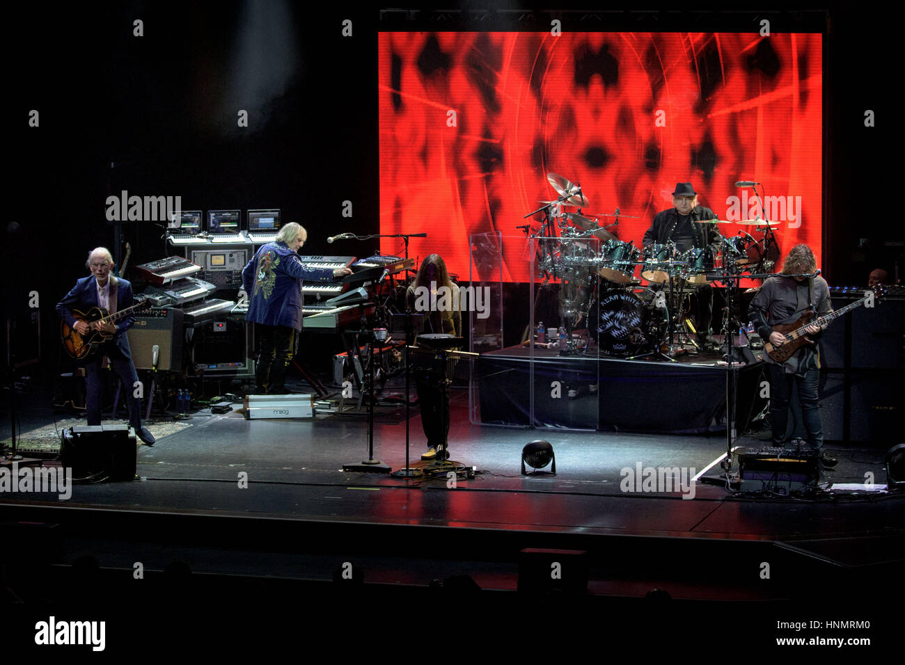 7 février 2017 - Toronto, Ontario, Canada - groupe de rock anglais intitulé 'oui' à la périphérie de croisière. Groupe actuel : Alan White, Billy SHERWOOD, GEOFF DOWNES, JON DAVISON, STEVE HOWE (crédit Image : © Igor Vidyashev via Zuma sur le fil) Banque D'Images