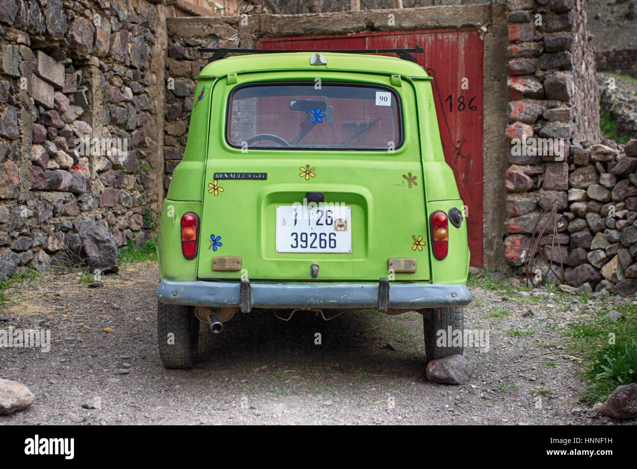 Happy green voiture Renault 4 au Maroc Banque D'Images