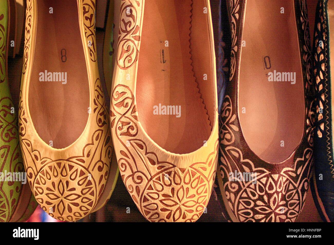 Chaussures oriental à Marrakech, Maroc du marché Photo Stock - Alamy