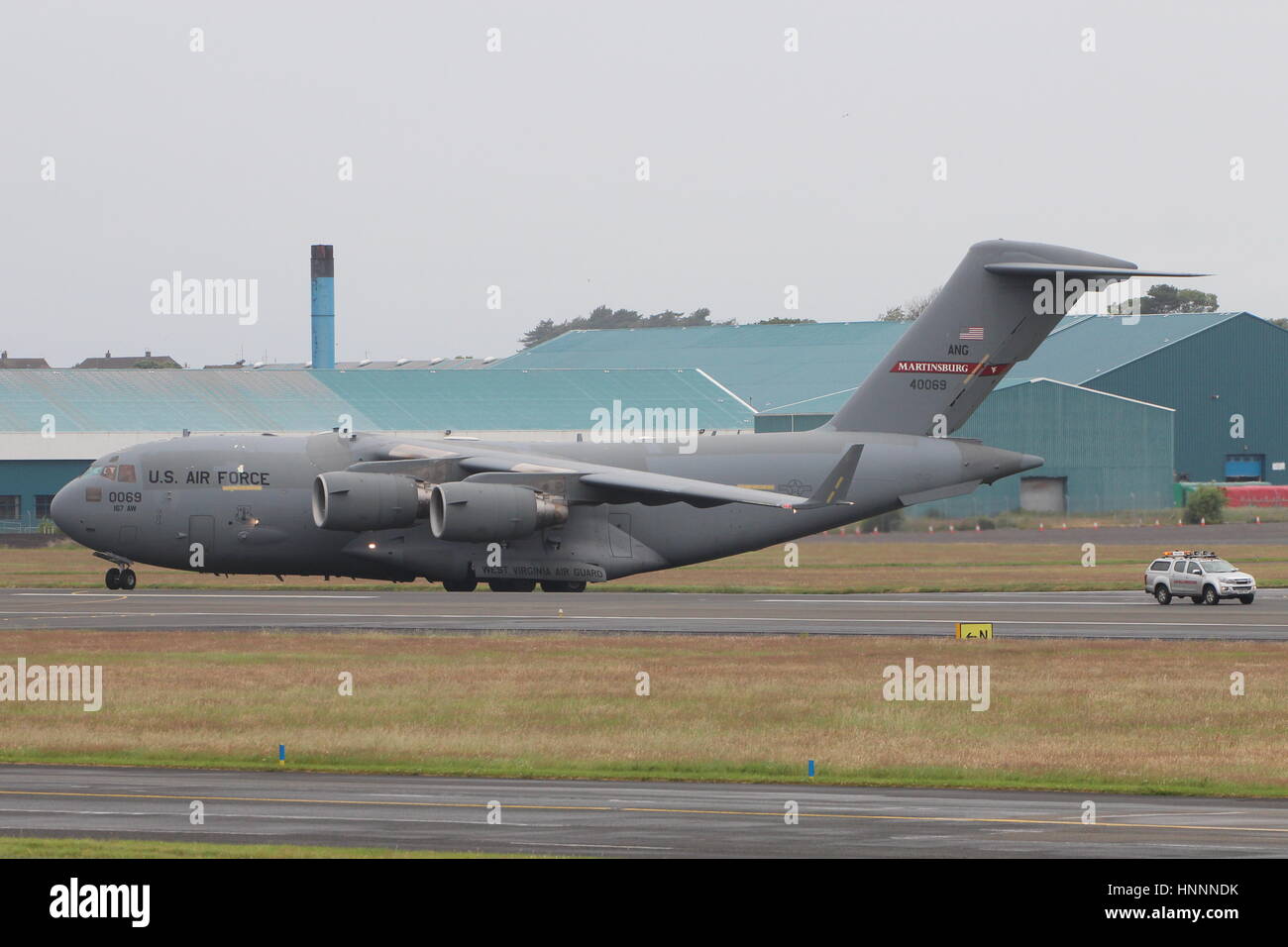 94-0069, un Boeing C-17A Globemaster III exploité par la United States Air Force, à l'Aéroport International de Prestwick en Ayrshire, Ecosse. Banque D'Images