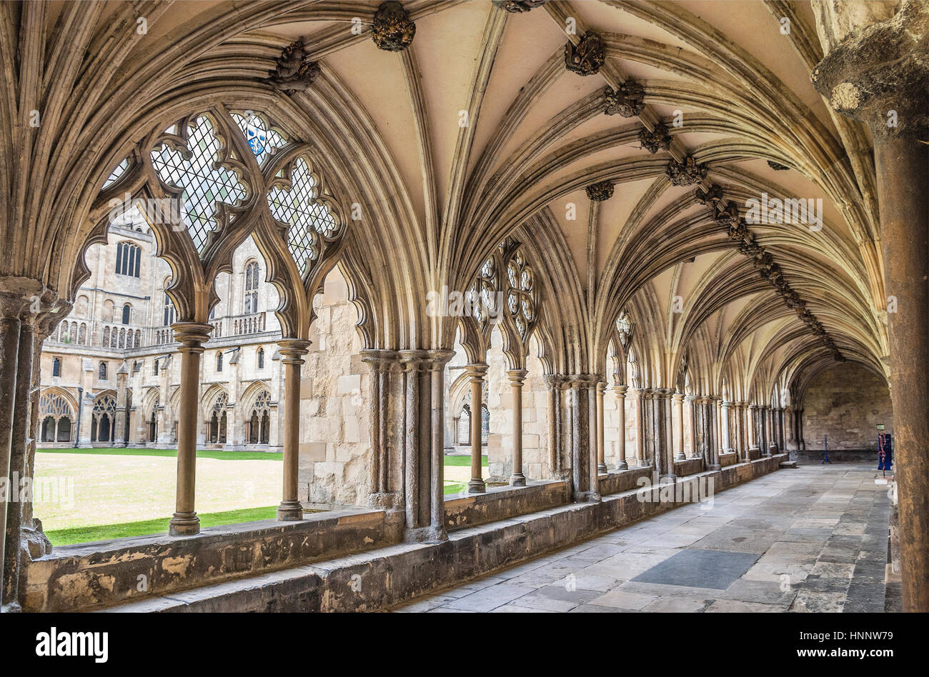 Couloir de la cathédrale, une église d'Angleterre dans la cathédrale de Norwich, Norfolk, Angleterre, dédié à la Sainte et indivisible Trinité. Banque D'Images