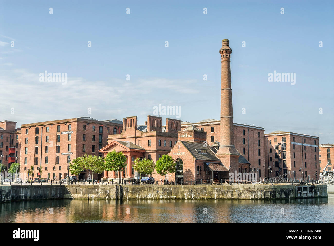 La station de pompage à l'Albert Dock, un complexe de bâtiments et entrepôts dock de Liverpool, en Angleterre. Banque D'Images