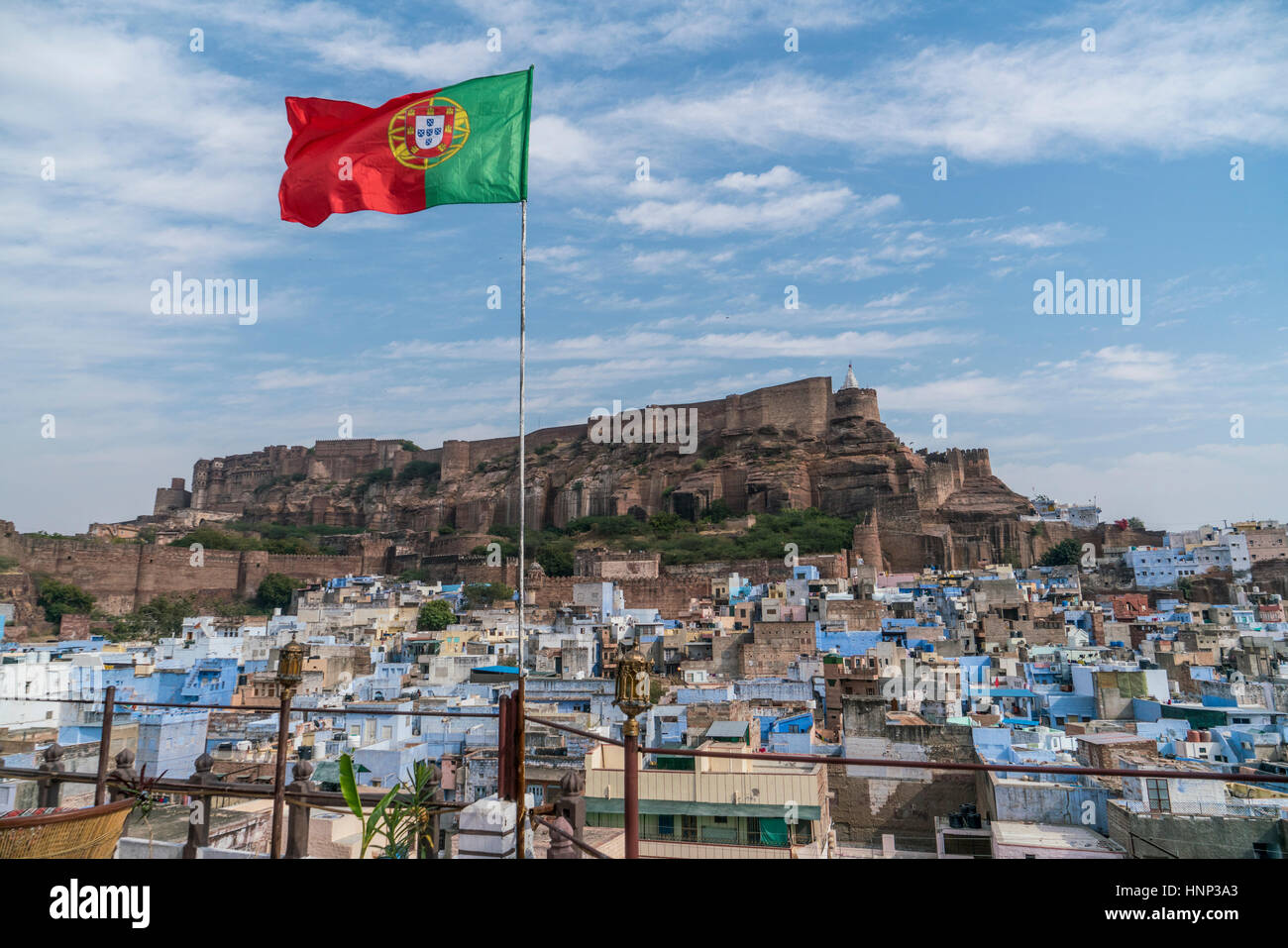 Jodhpur / Rajastan / Inde - 02/04/2017 - fort de Jodhpur avec drapeau portugais Banque D'Images