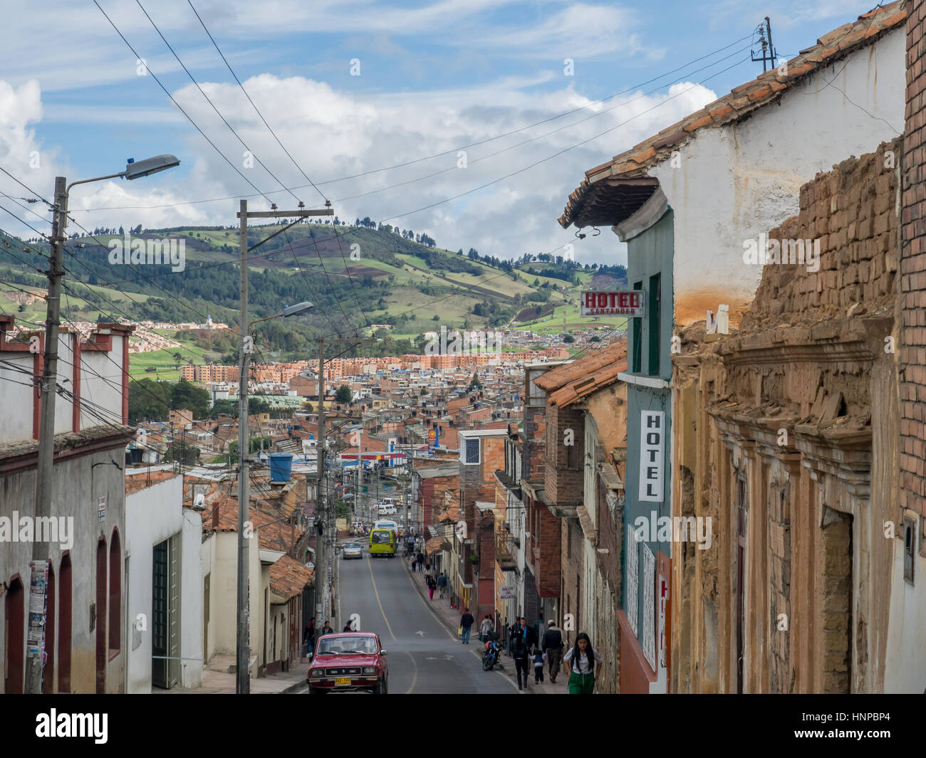 Tunja, Colombie - Mai 02, 2016 : raide et ruelle de la petite ville. Banque D'Images