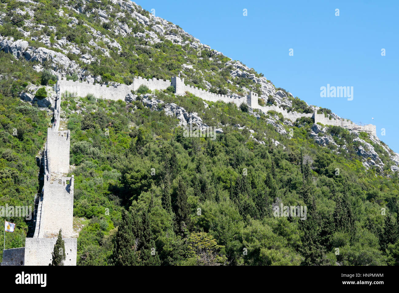 Le grand mur qui entoure la ville de Ston, Peljesac, Dalmatie, Croatie Banque D'Images