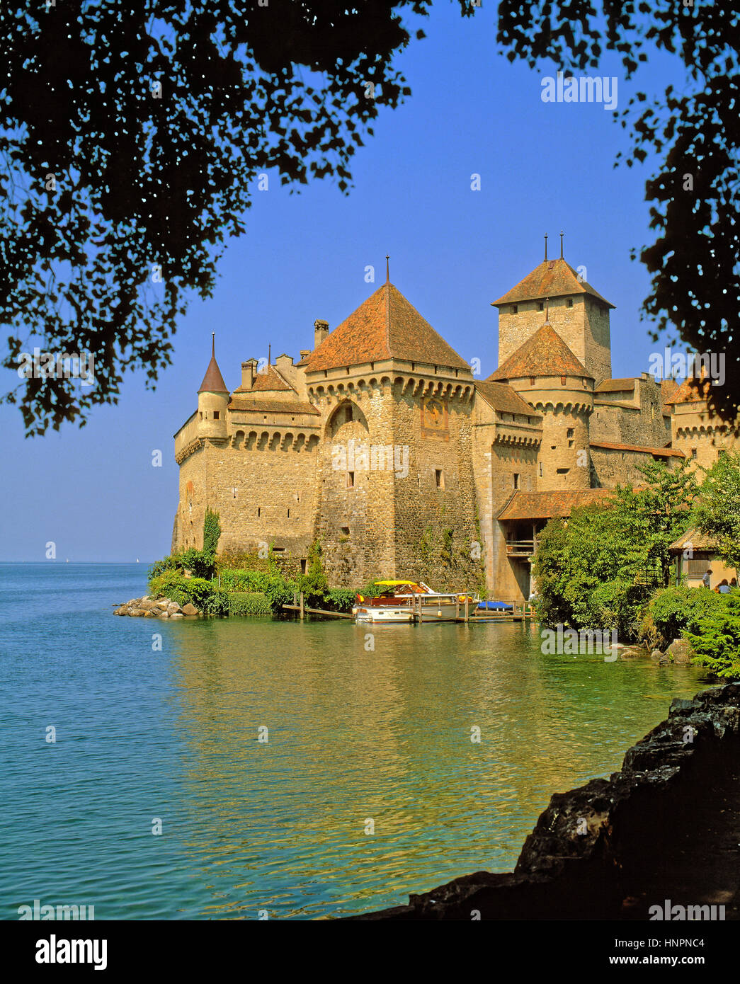 Château Chillon sur les rives du Lac Léman (Lac de Genève) près de Montreux, en Suisse. Banque D'Images