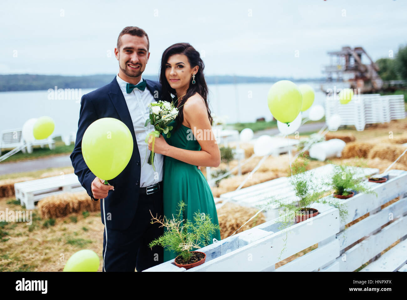 Portrait d'une belle les jeunes conducteurs et les demoiselles. Wedding Banque D'Images