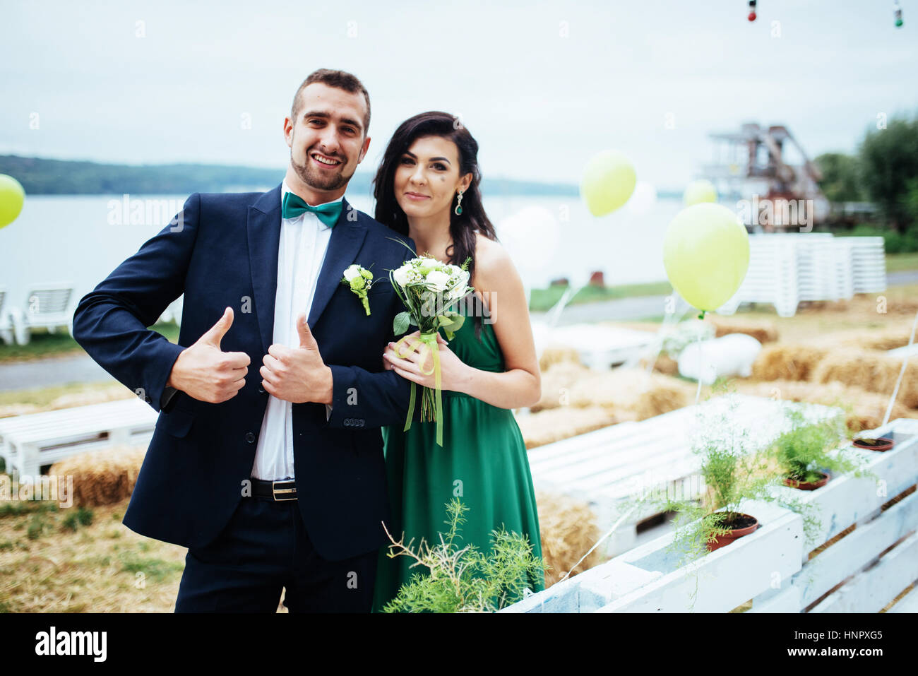 Portrait d'une belle les jeunes conducteurs et les demoiselles. Wedding Banque D'Images