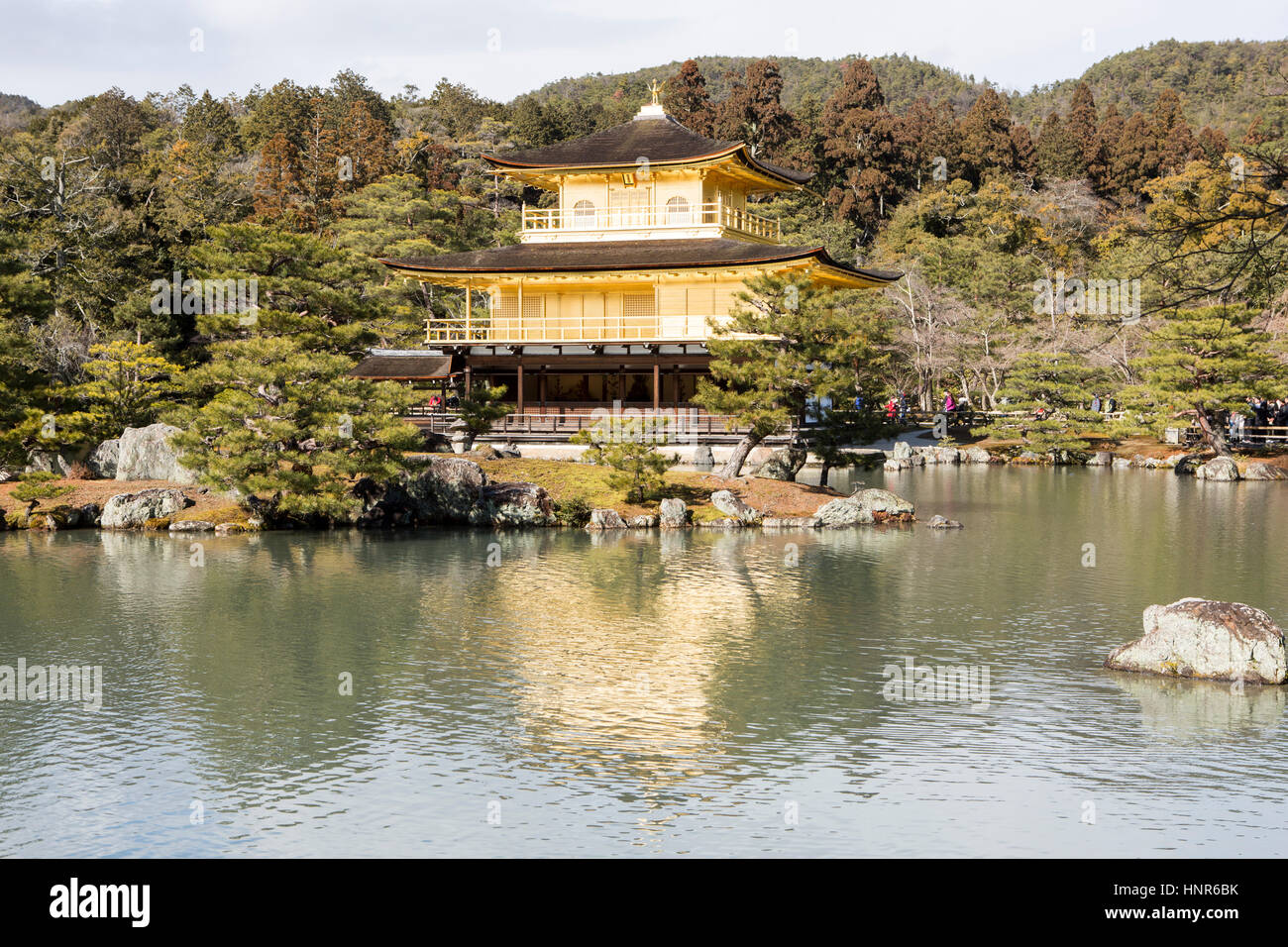 Le Kinkaku-ji, le pavillon d'or (金閣寺), officiellement appelé Rokuon-ji, est un temple bouddhiste Zen à Kyoto, Japon Banque D'Images