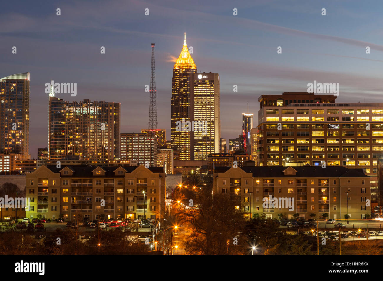 ATLANTA, GÉORGIE - Février 3, 2014 : l'architecture moderne du centre-ville d'Atlanta skyline at Dusk. Banque D'Images