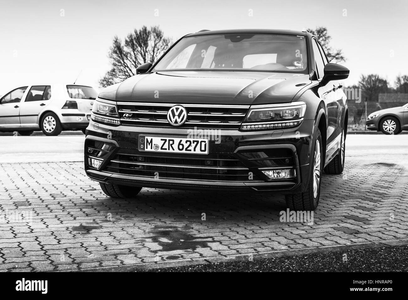 Hambourg, Allemagne - 10 Février 2017 : une photo de deuxième génération Volkswagen Tiguan, 4x4 R-Line. Véhicule multisegment compact par constructeur allemand Banque D'Images