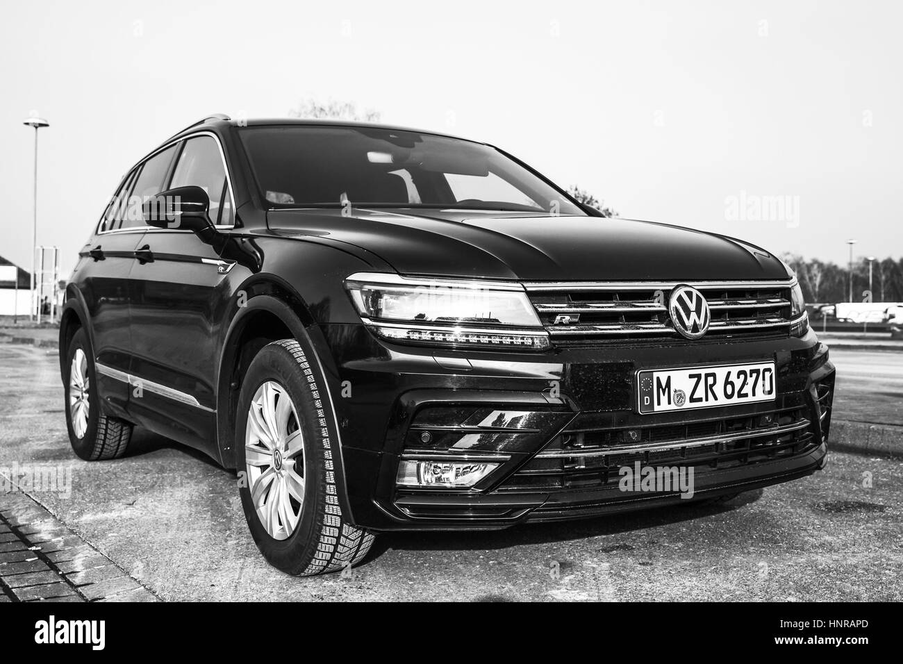 Hambourg, Allemagne - 10 Février 2017 : une photo de deuxième génération, Volkswagen Tiguan R-Line. Véhicule multisegment compact par constructeur allemand Volk Banque D'Images